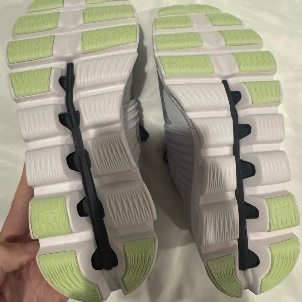 On Cloud Cloudswift in Alloy Glacier Running Shoe 9.5 - Light Gray Mint Accents - Picture 4 of 5